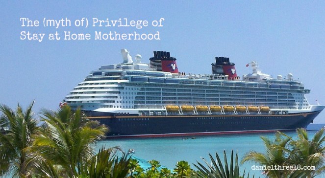 cruise-ship-615116_1280